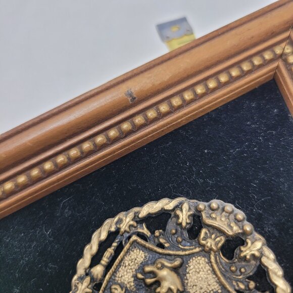 Vintage 60-70s Ornate Wall Plaque Crest Velvet Bronze Set MCM Whimsigoth Trinket - Picture 6 of 7